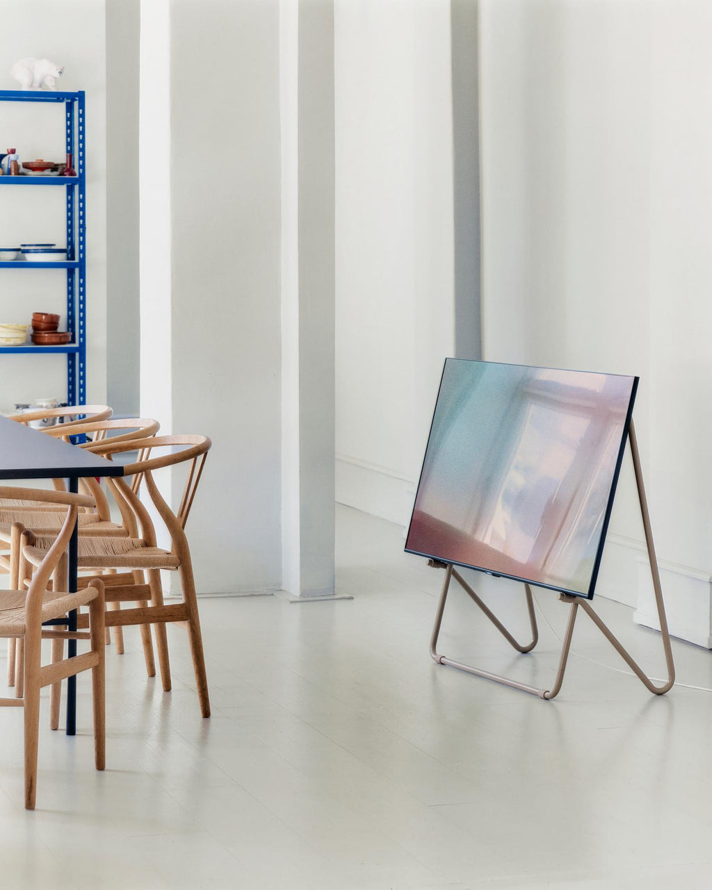 Pedestal Bloom Stands Low 027 Sandstorm