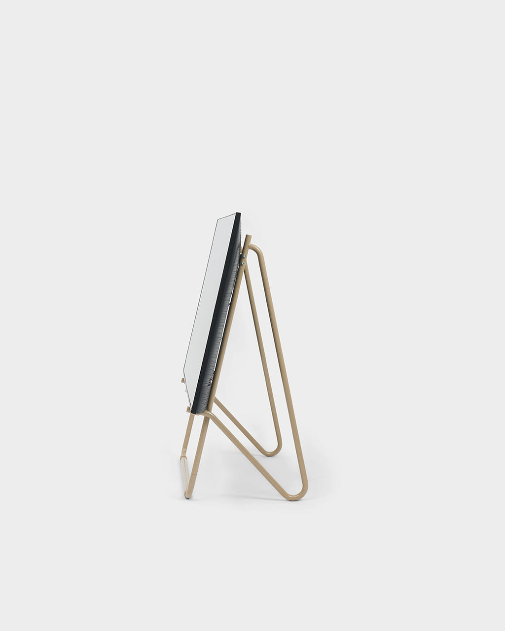 Pedestal Bloom Stands Low 027 Sandstorm