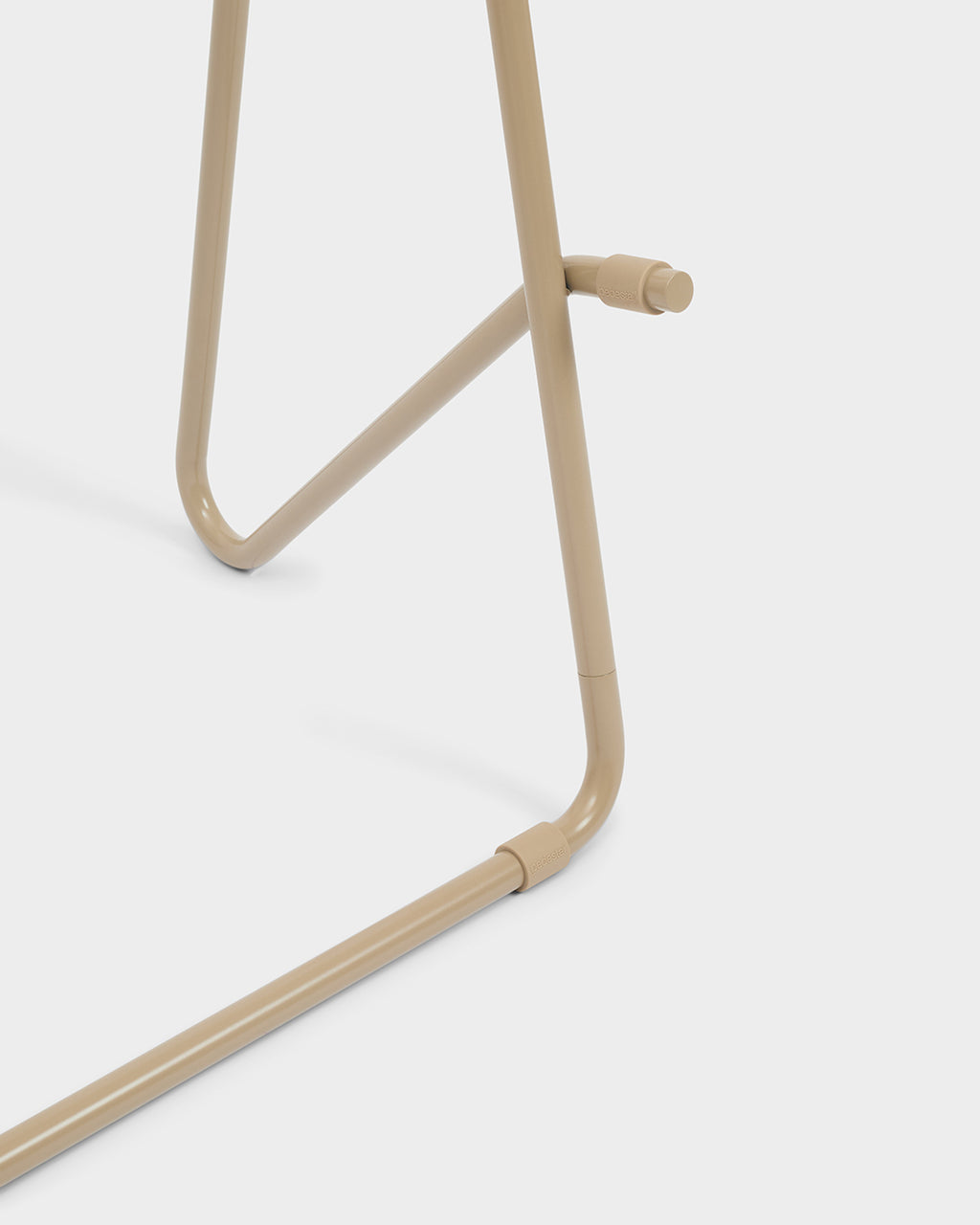 Pedestal Bloom Stands Low 027 Sandstorm