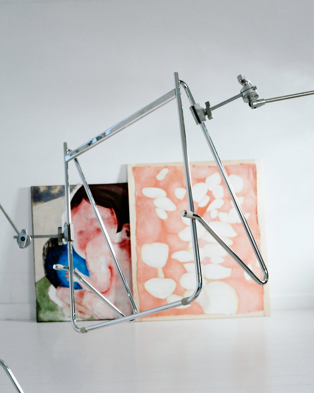 Pedestal Bloom Stands Low 020 Chrome