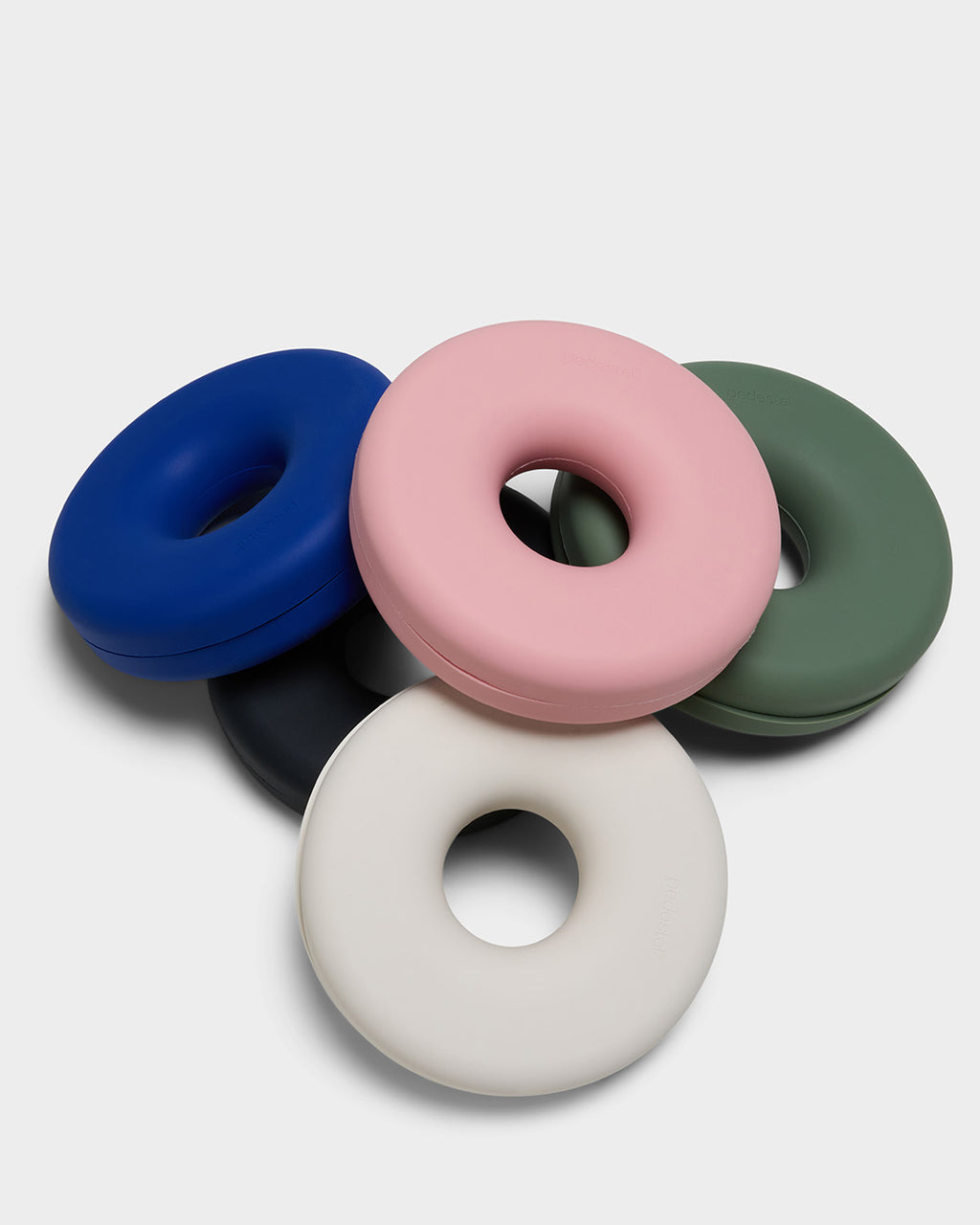 Pedestal Cable Bagel Cable Managers 007 Pearl