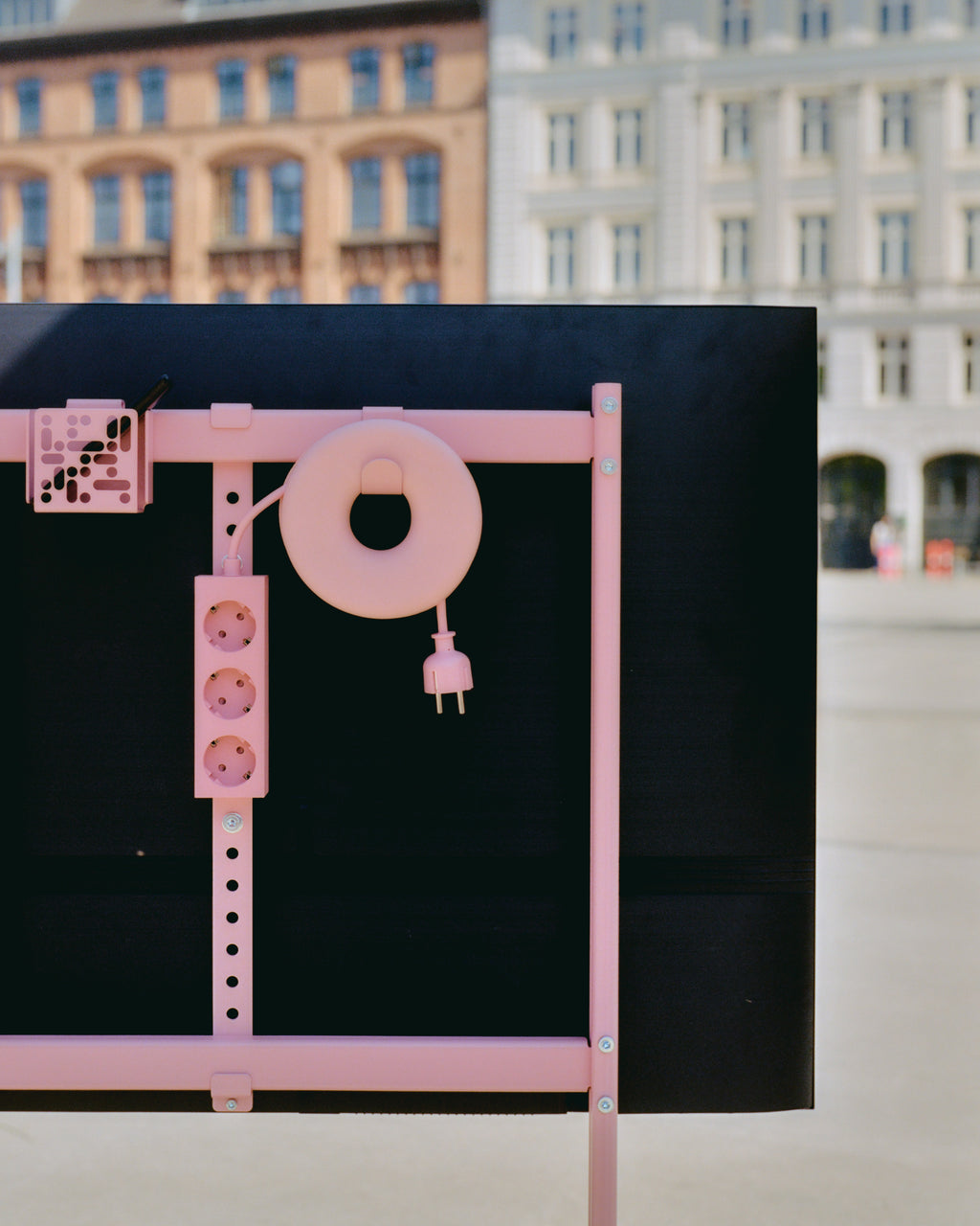 Pedestal Cable Bagel Cable Managers 015 Bubble Gum