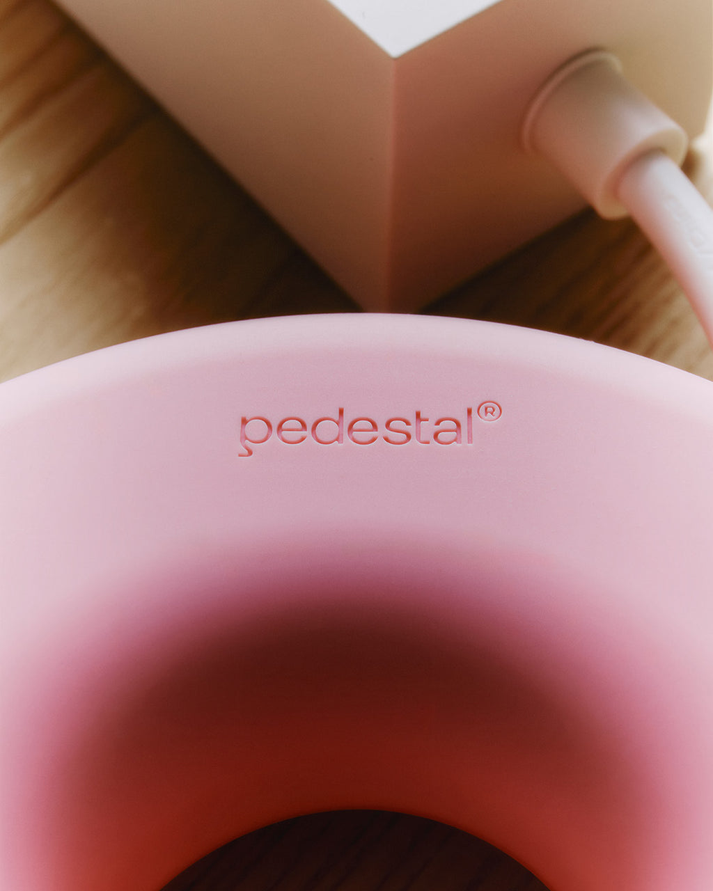 Pedestal Cable Bagel Cable Managers 015 Bubble Gum