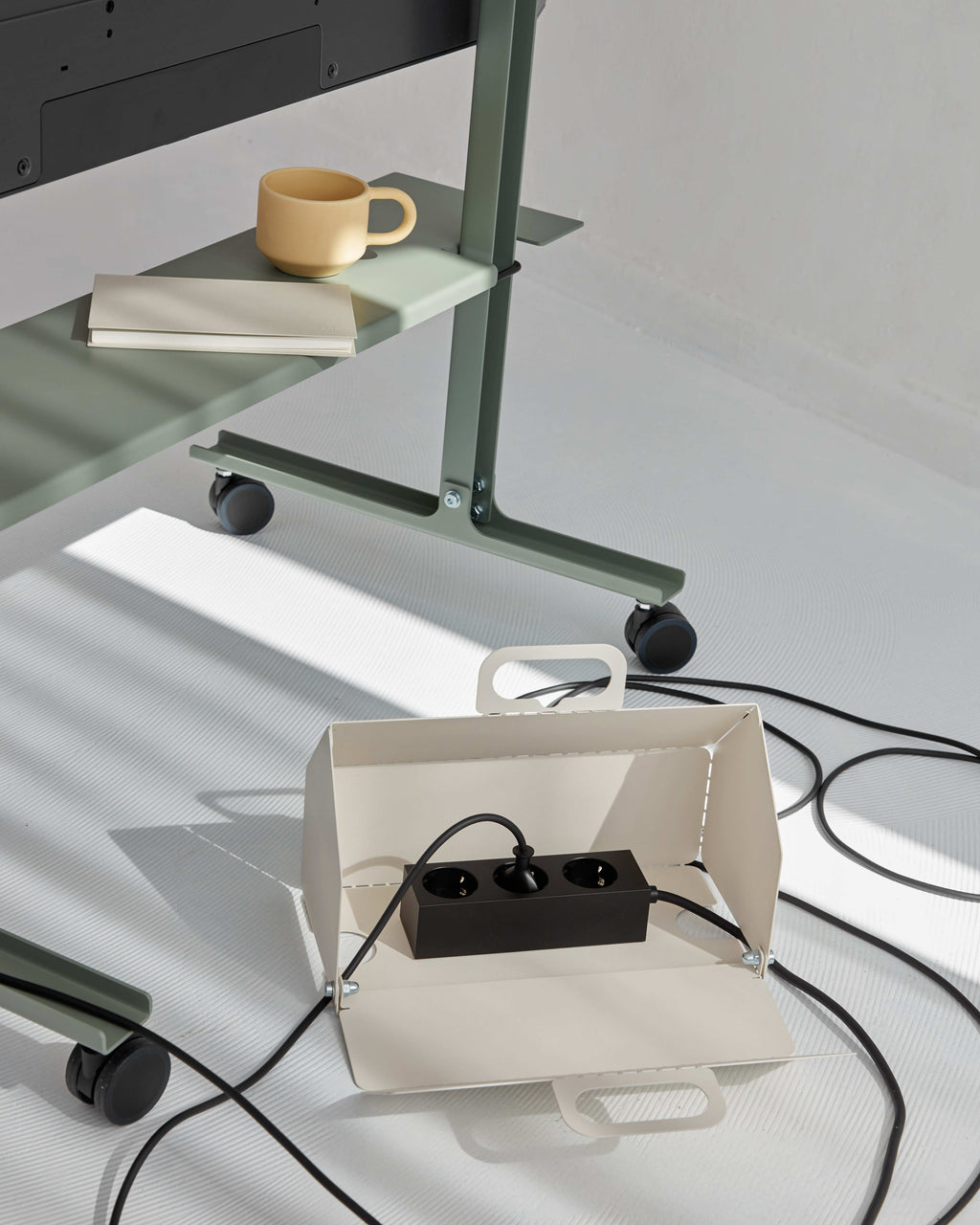 Pedestal Cable House Power Accessories 007 Pearl