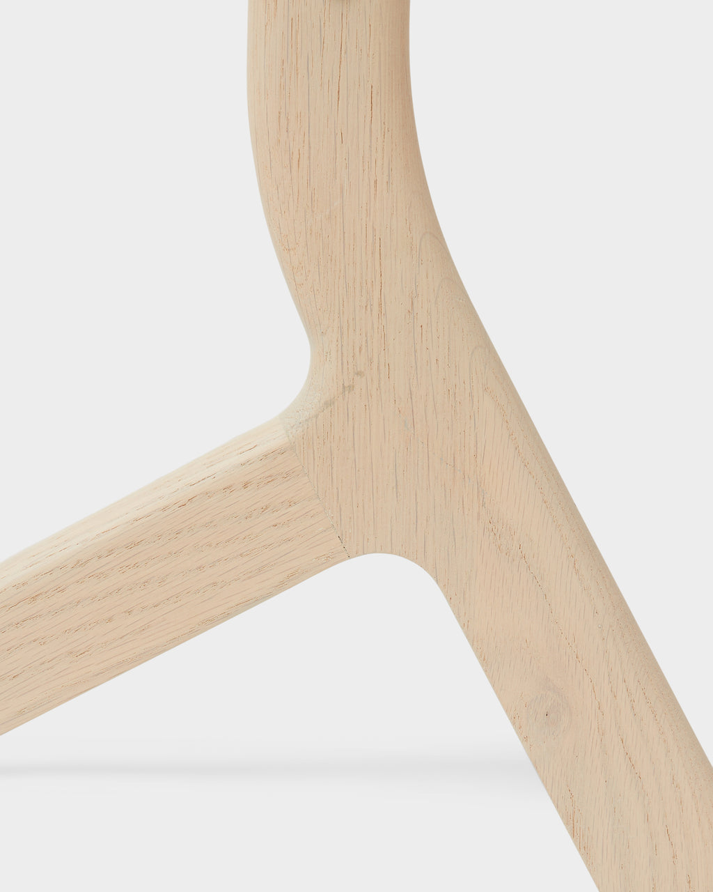 Pedestal Hopper TV Stands 012 Light Oak