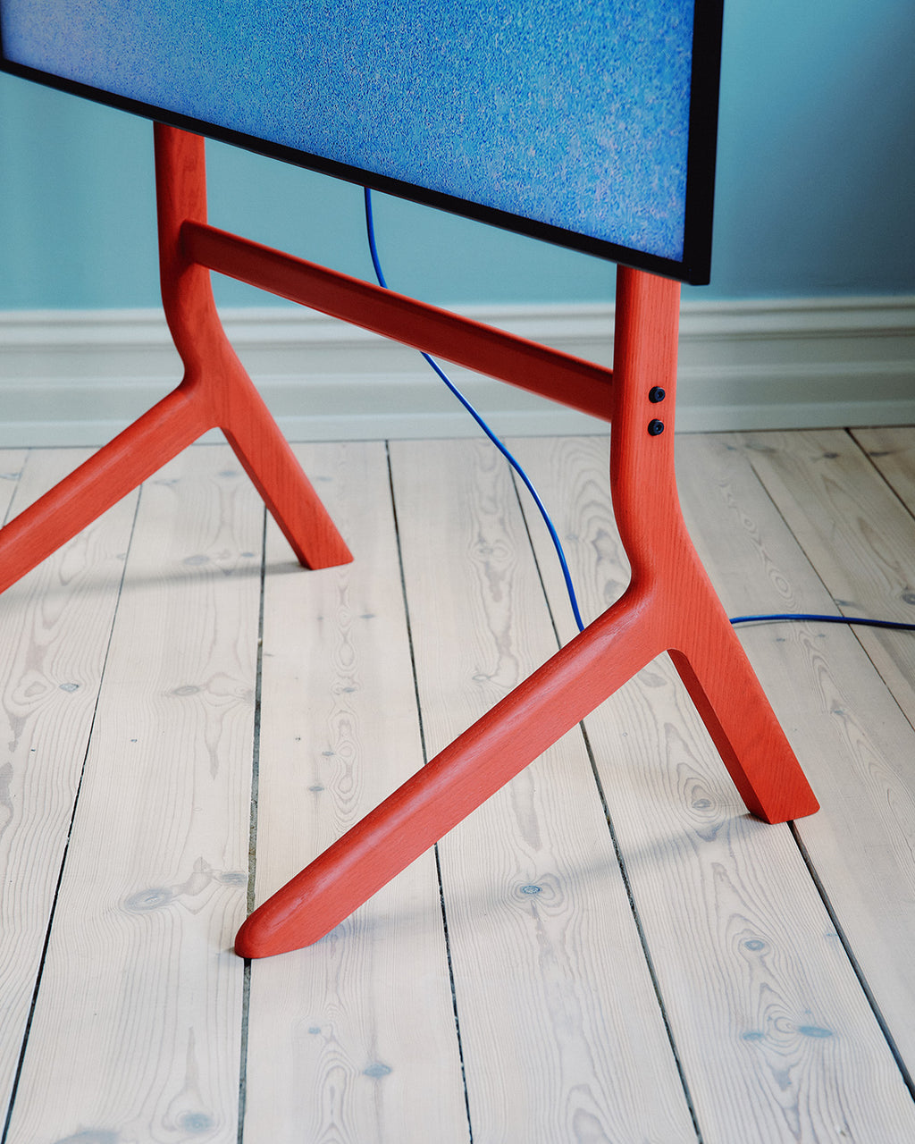 Pedestal Hopper TV Stands 014 Blood Orange