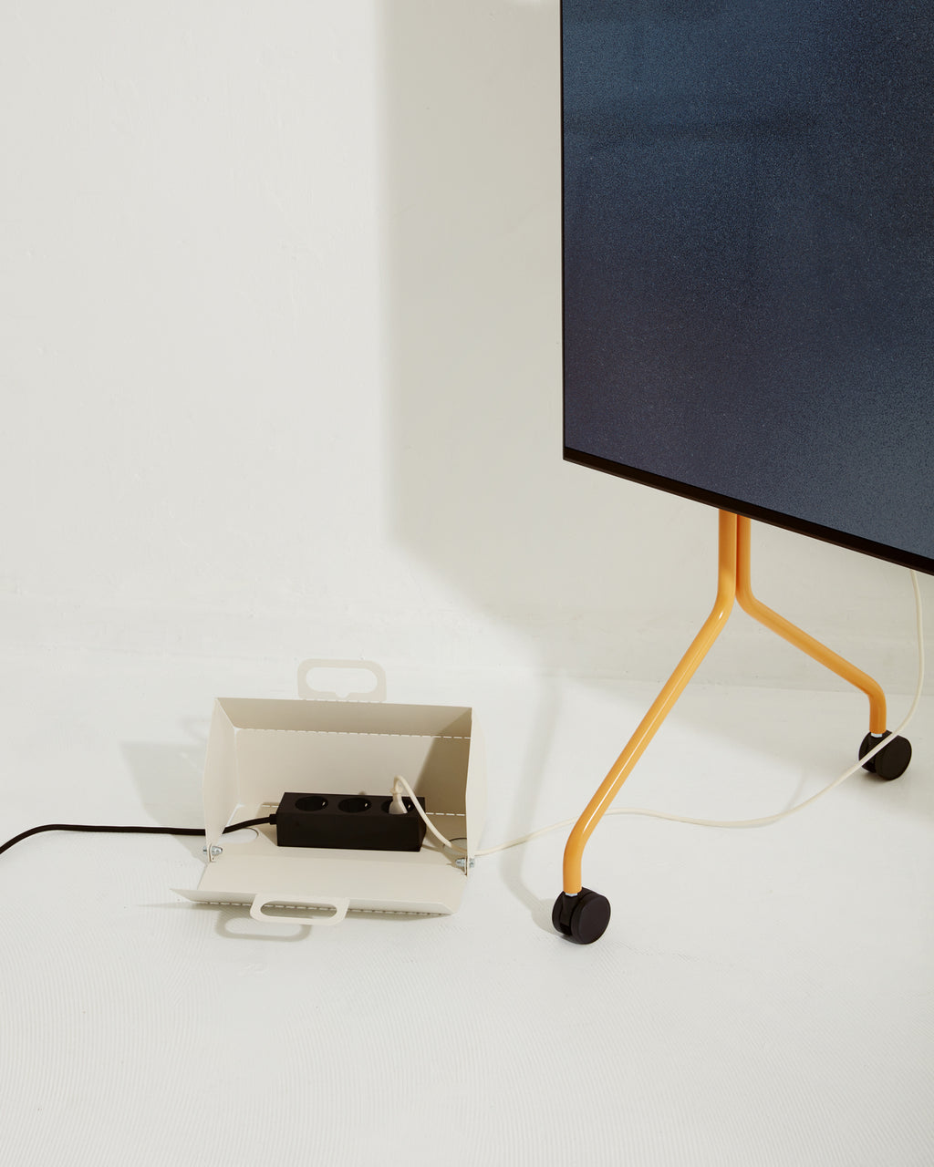 Pedestal Moon Rollin' Stands W/ Wheels 017 Apricot