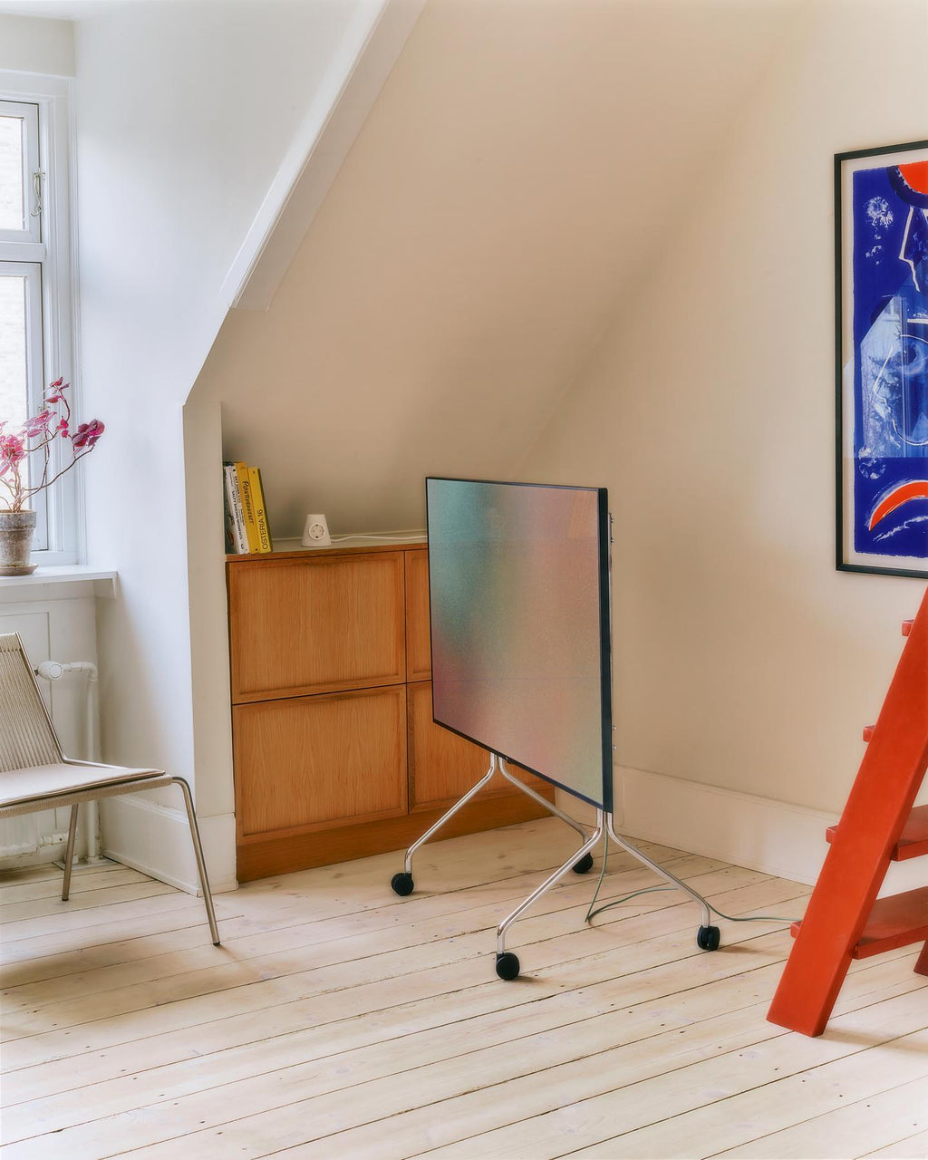 Pedestal Moon Rollin' Stands W/ Wheels 020 Chrome