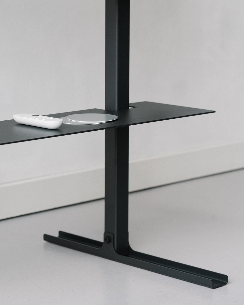 Pedestal Plate Shelf Shelves 001 Charcoal