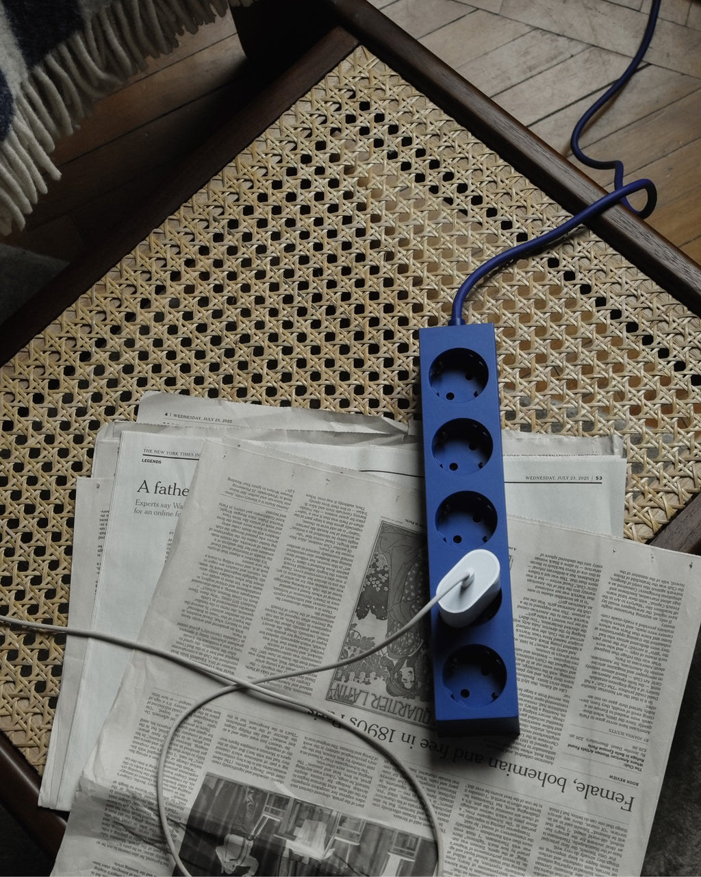 Pedestal Power Beam 2 meters Power Beam 006 Ultra Marine