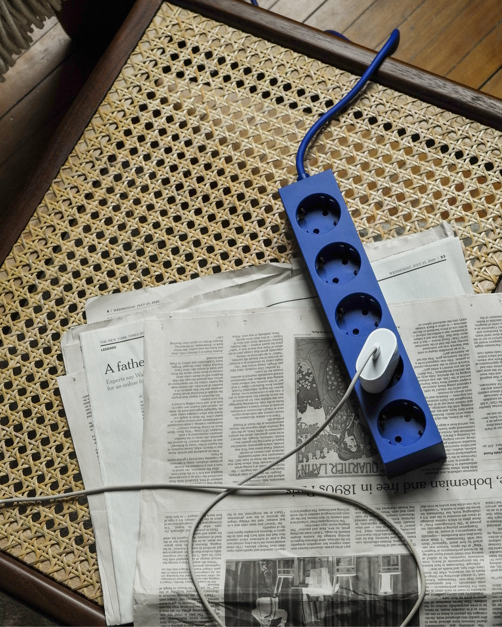 Pedestal Power Beam 5 meters Power Beam 006 Ultra Marine