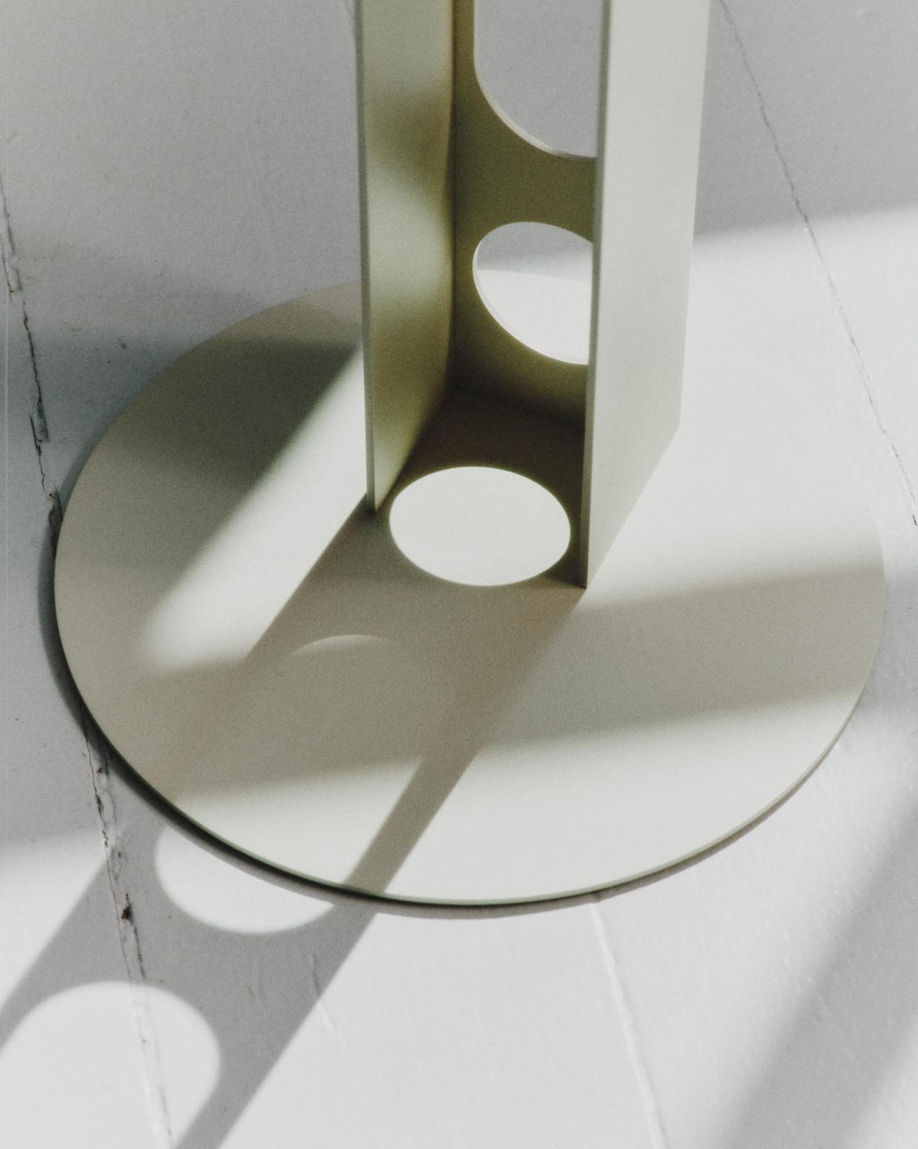 Pedestal Sidekick Table Power Accessories 007 Pearl