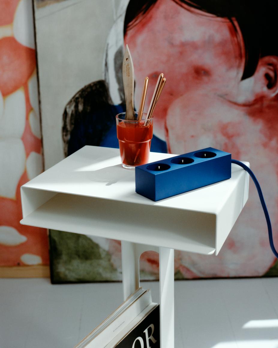 Pedestal Sidekick Table Power Accessories 007 Pearl