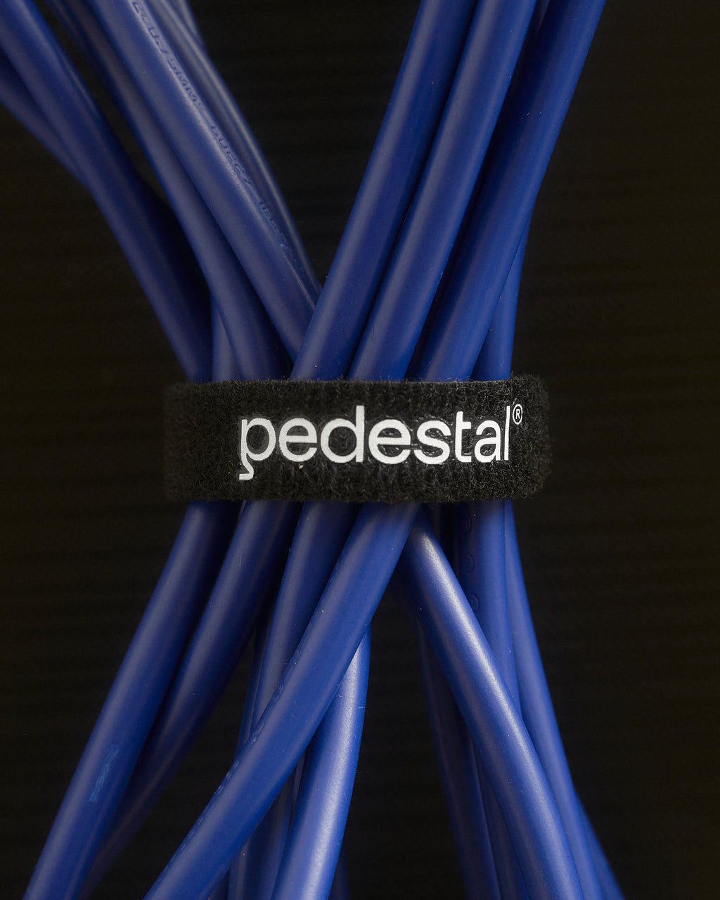 Pedestal Velcro Cable Ties Cable Managers 001 Black
