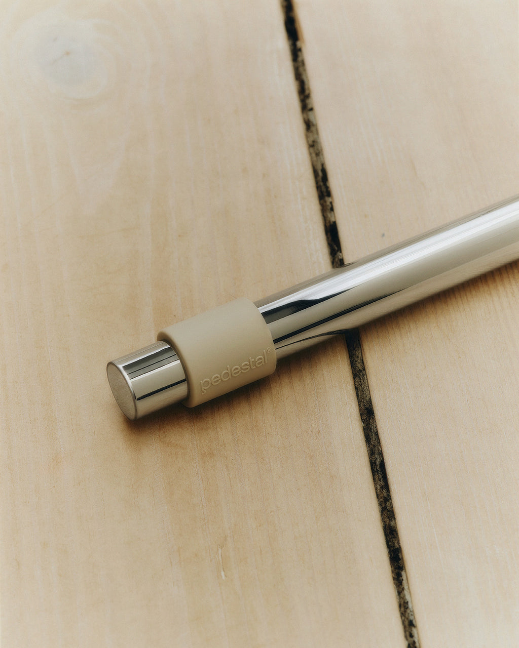 Pedestal Viva TV Stands 020 Chrome